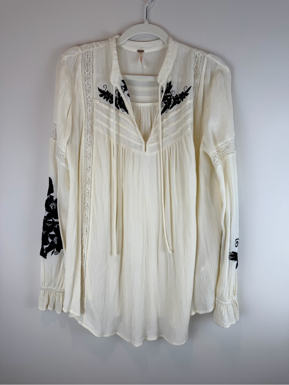 Free People Ivory Peasant Top with Black Embroidery Size s/p